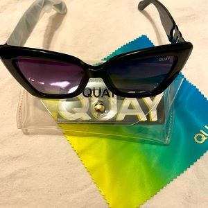 Chain Reaction Cat Eye Sunglasses
QUAY AUSTRALIA.